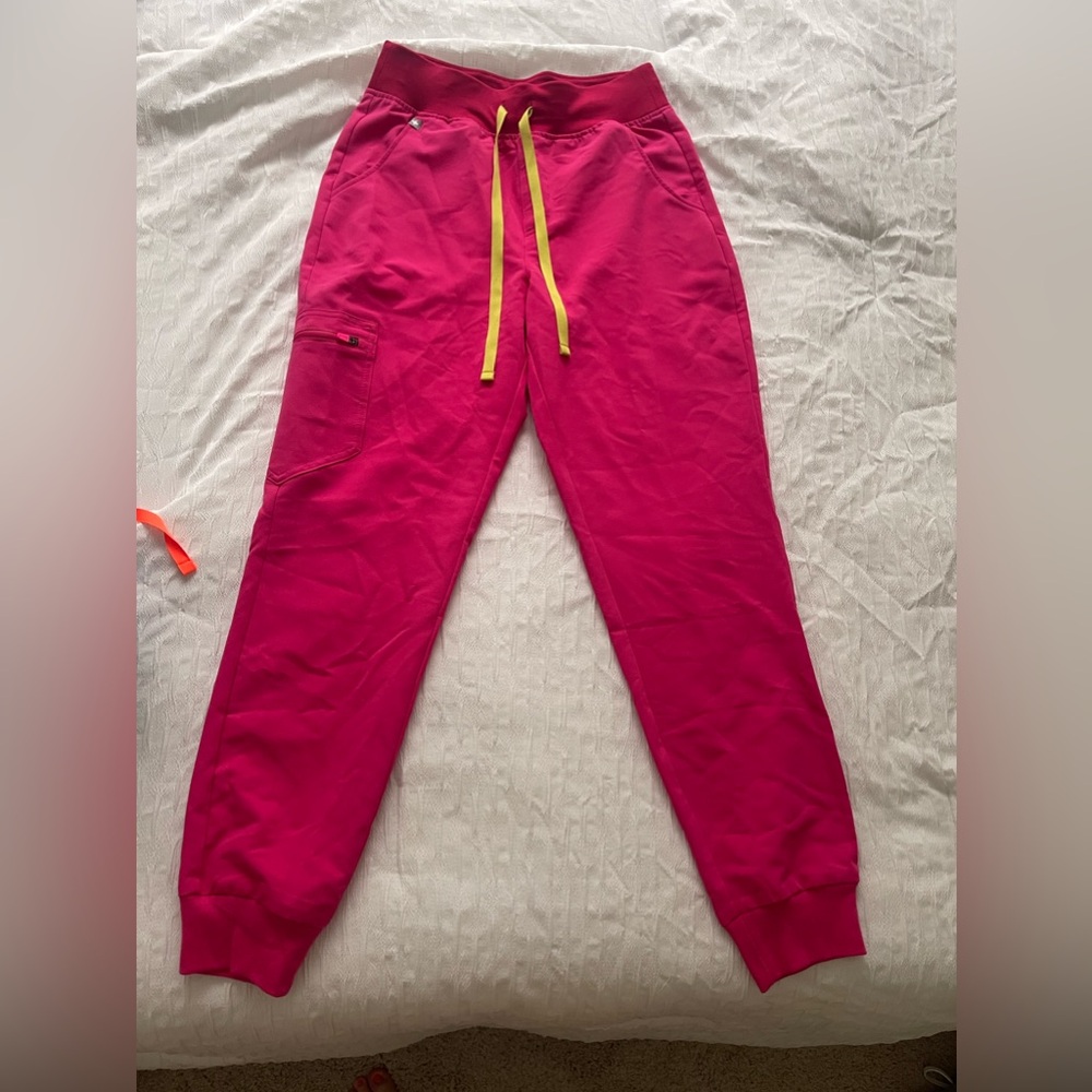 Women’s shocking pink high waisted Zamora jogger scrub pants